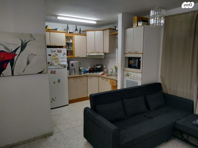 עמוס ירקוני 7