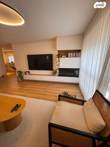 דרך משה דיין 12