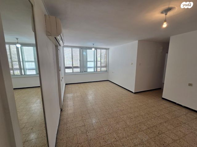 מבוא הנרקיס 11