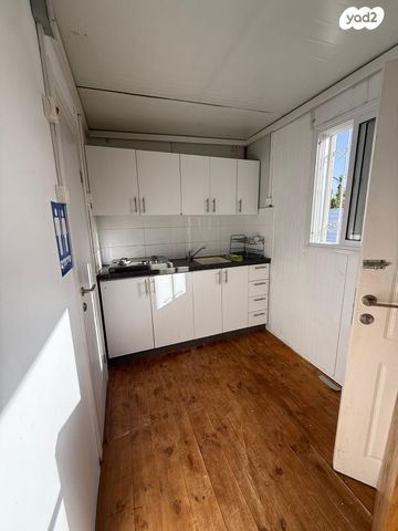 פורצי הדרך 50