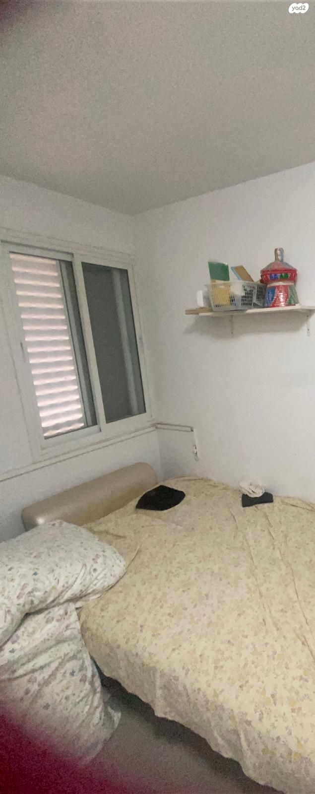 אברהם קריניצי 22