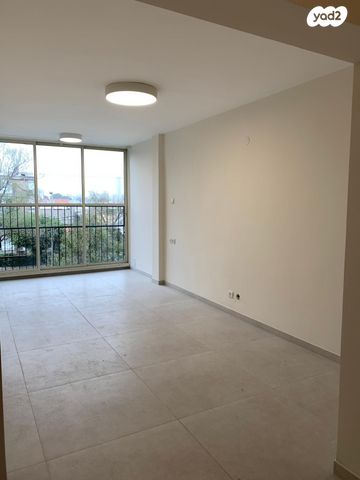 יוסף אהרונוביץ' 73