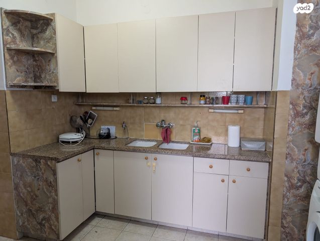 אנטוקולסקי 9