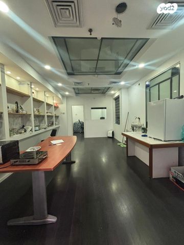 שדרות אבא אבן 1