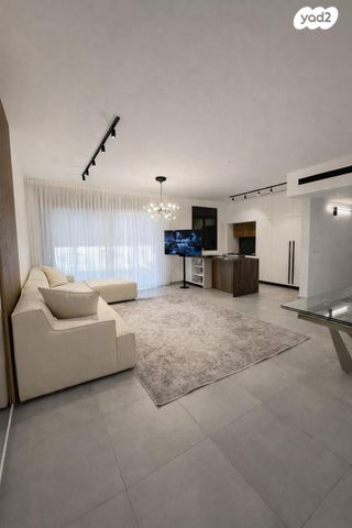 חצרות המושבה