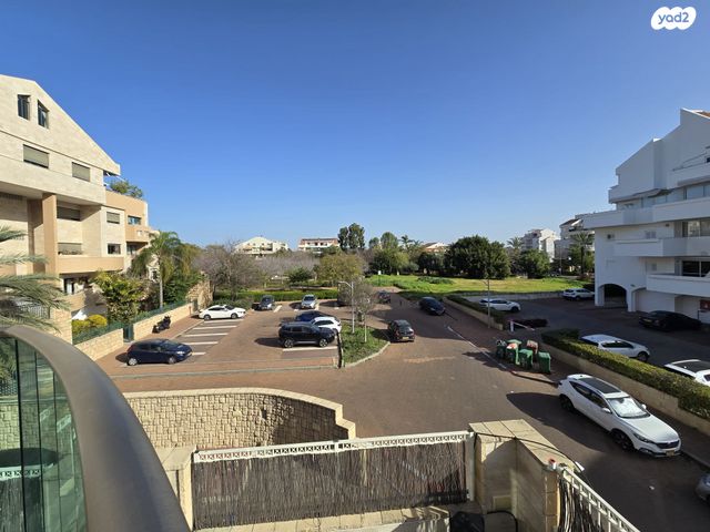 קרית הפרחים - 2005