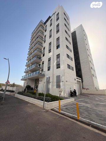 הרב מרדכי אליהו 