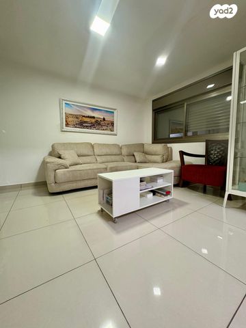 בית פרטי/ קוטג', אדורה