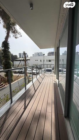 שדרות מוצקין 10