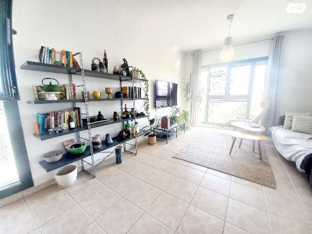 שדרות ירושלים 19