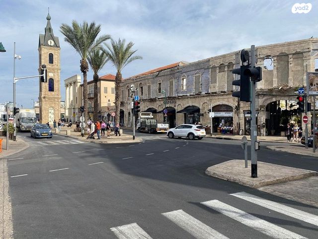 חנויות/ שטח מסחרי