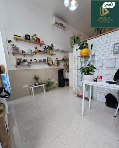 חנויות/ שטח מסחרי