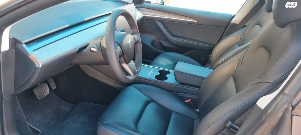 מודעת רכב טסלה מודל 3