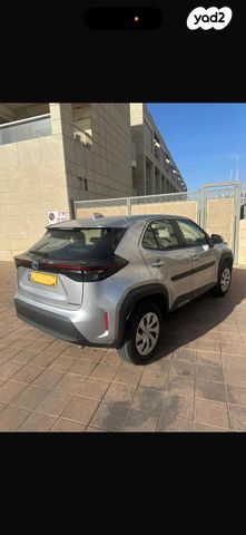 מודעת רכב טויוטה יאריס קרוס