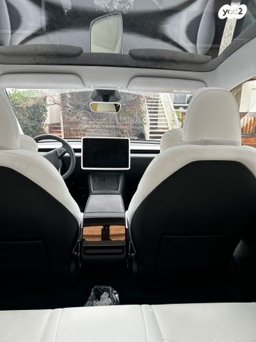 מודעת רכב טסלה מודל Y