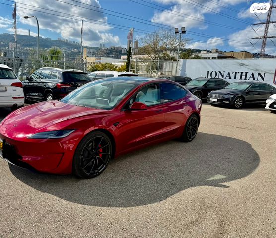 מודעת רכב טסלה מודל 3