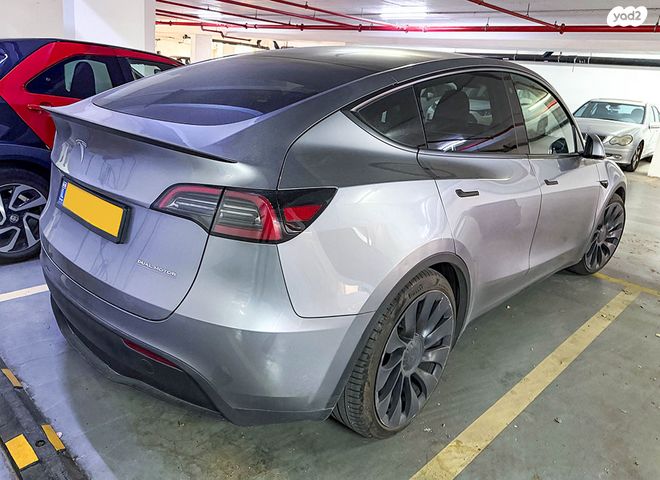 מודעת רכב טסלה מודל Y