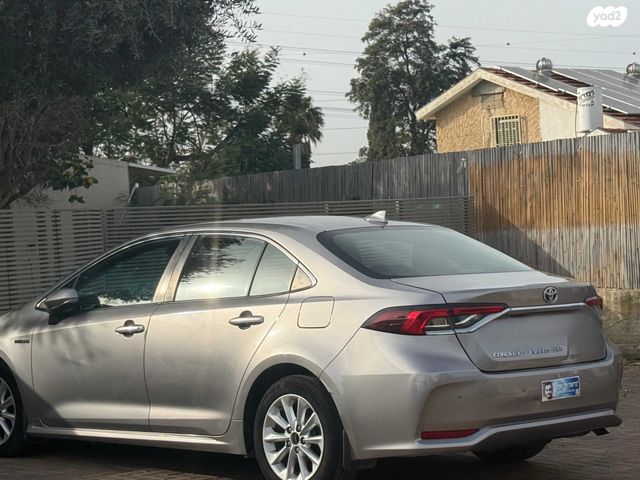 מודעת רכב טויוטה קורולה