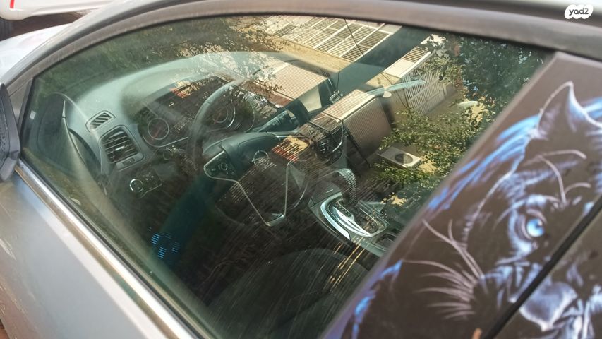 מודעת רכב אופל אינסיגניה