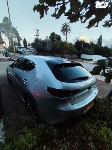 מודעת רכב מאזדה 3