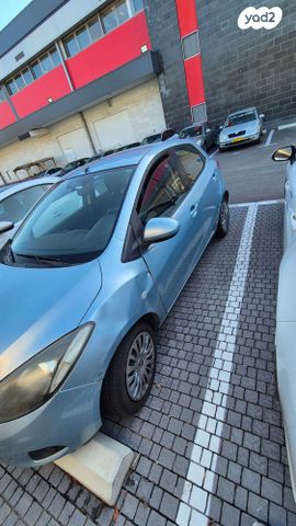 מודעת רכב מאזדה 2