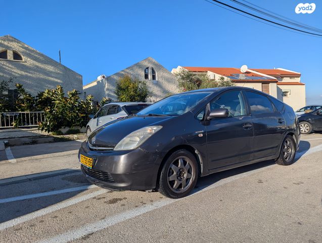 מודעת רכב טויוטה פריוס