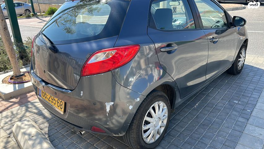 מודעת רכב מאזדה 2