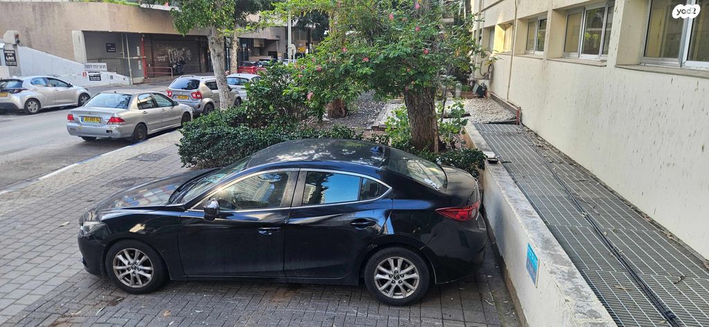 מודעת רכב מאזדה 3