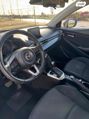 מודעת רכב מאזדה 2