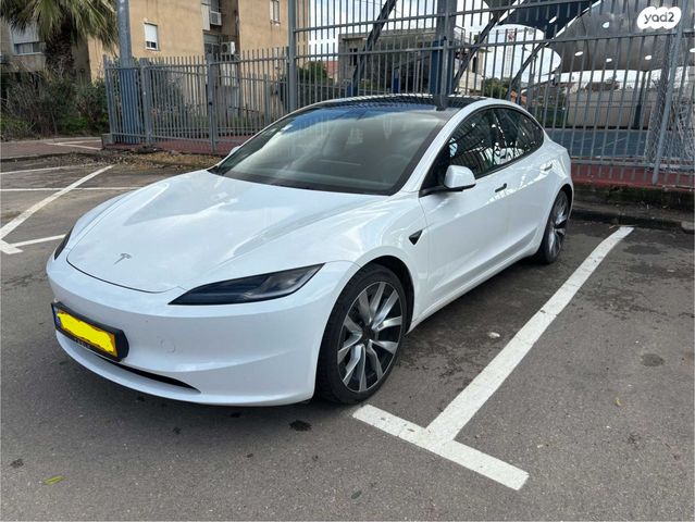 מודעת רכב טסלה מודל 3