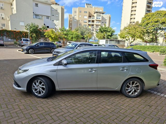 מודעת רכב טויוטה אוריס