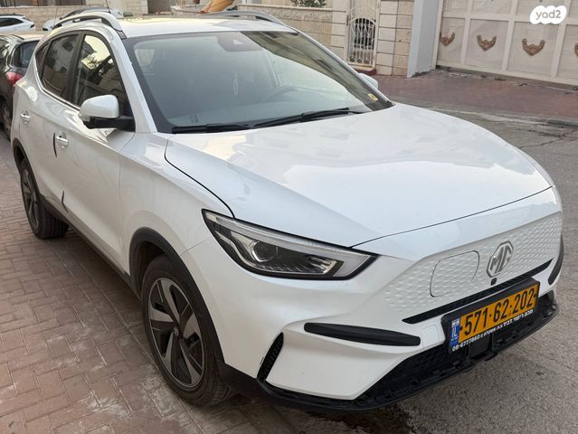 מודעת רכב אם ג'י ZS