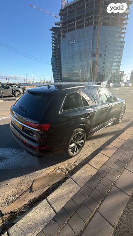 מודעת רכב אאודי Q7