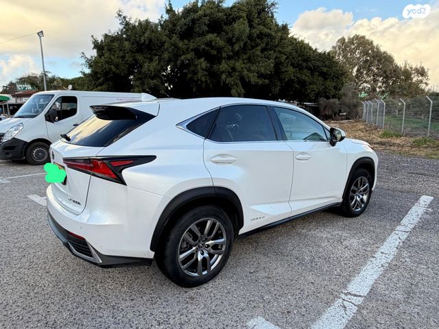 מודעת רכב לקסוס NX