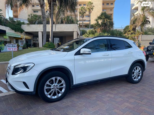 מודעת רכב מרצדס-בנץ GLA