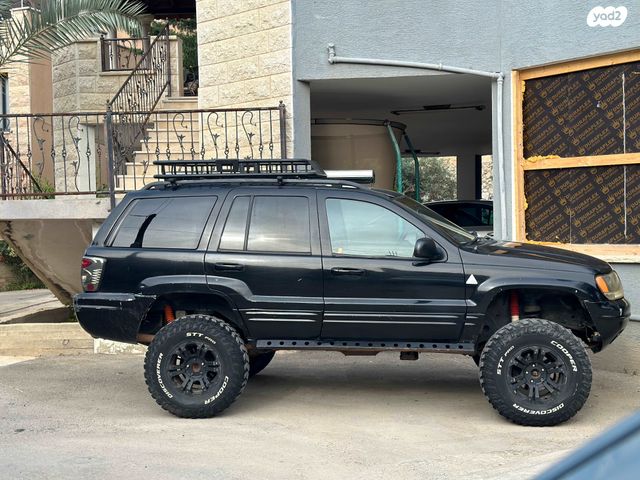 מודעת רכב ג'יפ גרנד צ'ירוקי