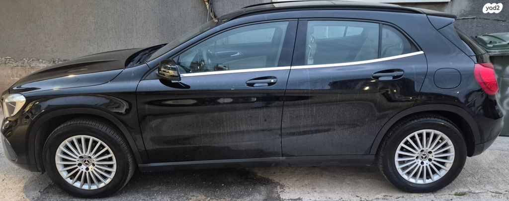 מודעת רכב מרצדס-בנץ GLA