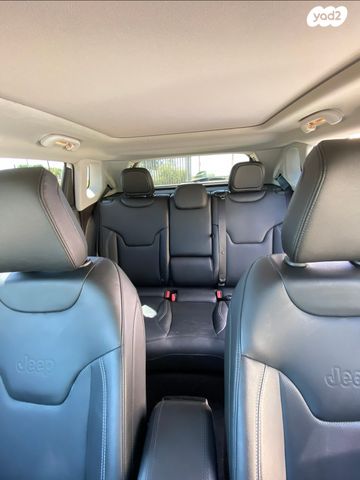 מודעת רכב ג'יפ קומפאס