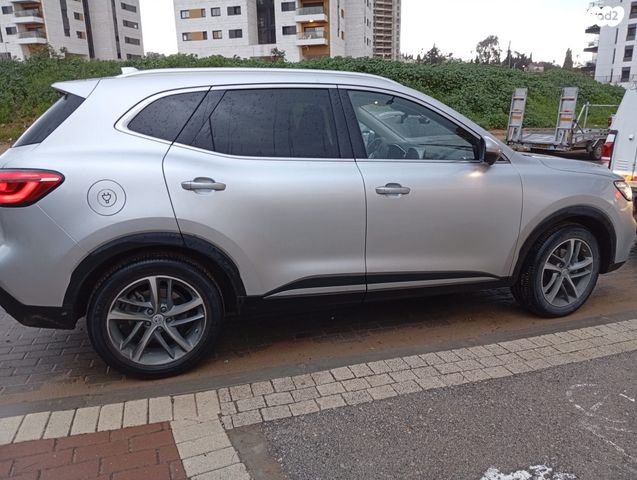 מודעת רכב אם ג'י EHS PHEV