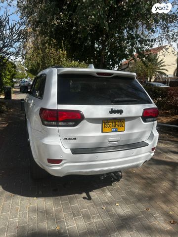 מודעת רכב ג'יפ גרנד צ'ירוקי