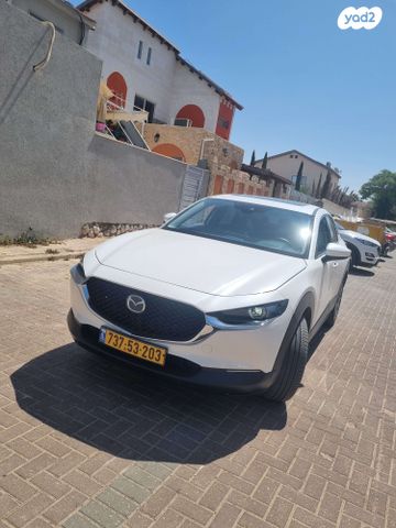 מודעת רכב מאזדה CX-30