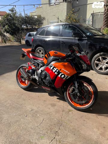 מודעת רכב הונדה CBR1000RR