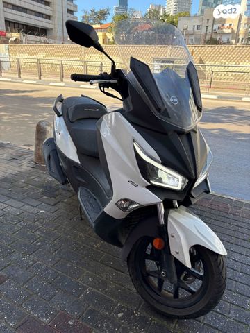 מודעת רכב סאן יאנג ג'וי-מקס Z-250