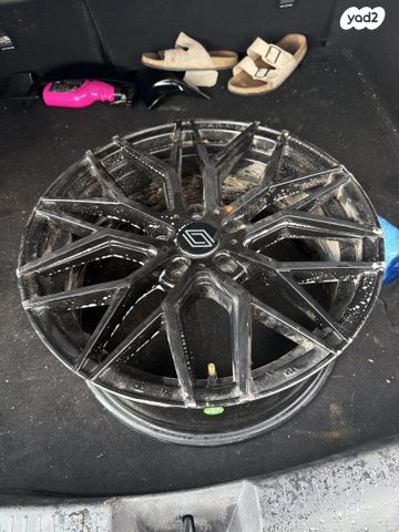 feedItemObj.data.row_1