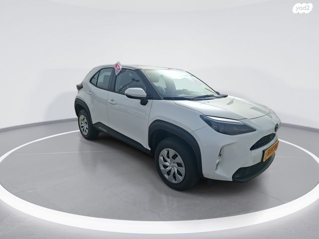 מודעת רכב טויוטה יאריס קרוס