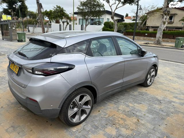 מודעת רכב ג׳ילי Geometry C