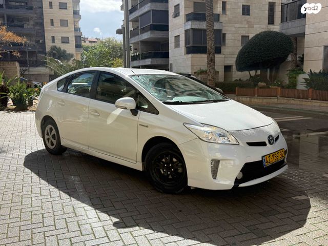 מודעת רכב טויוטה פריוס