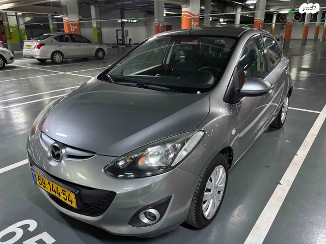 מודעת רכב מאזדה 2