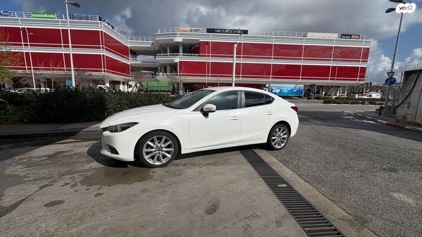 מודעת רכב מאזדה 3