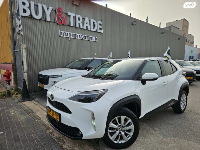 מודעת רכב טויוטה יאריס קרוס